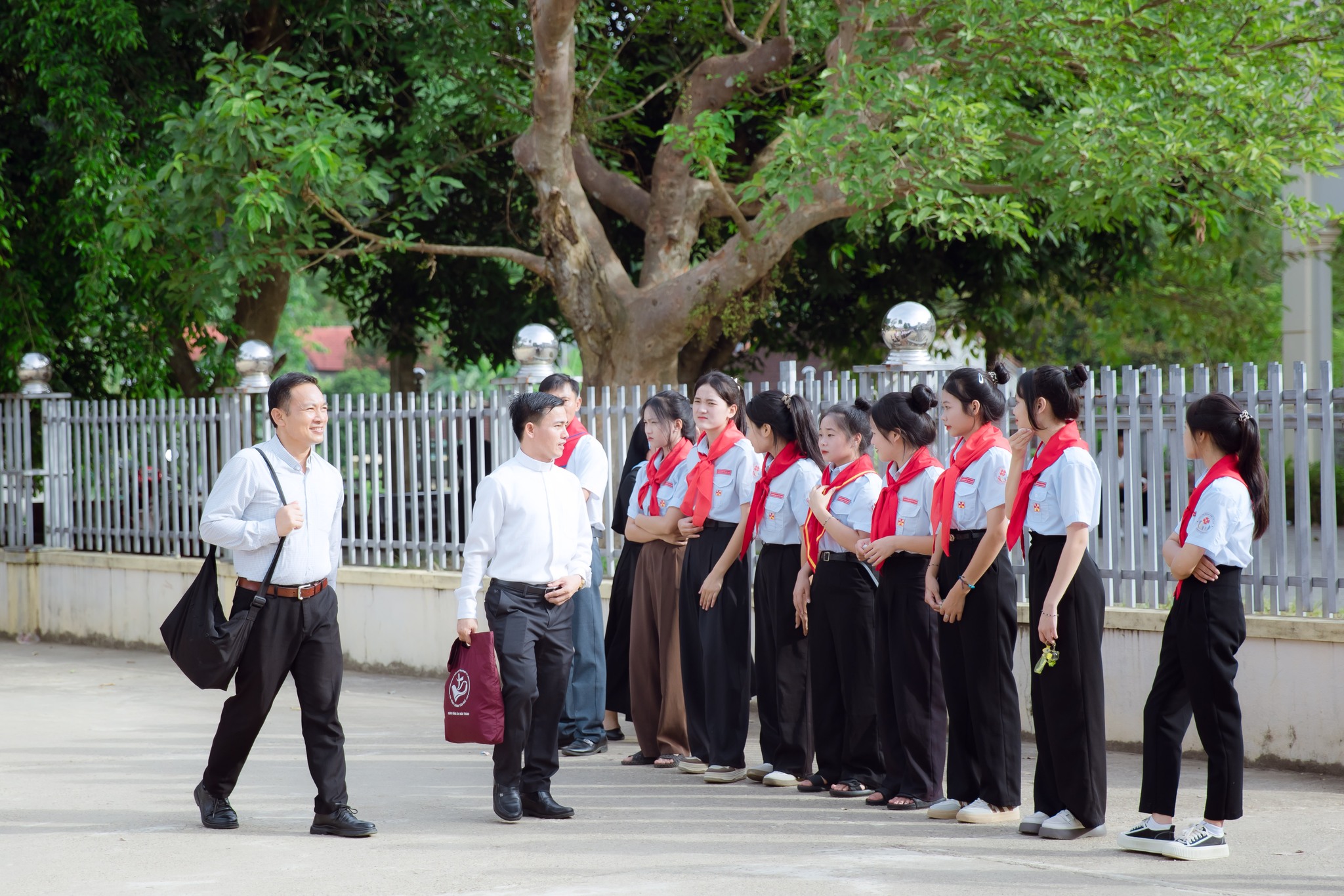 Đánh Chân Vì Đi Muộn'Huynh Trưởng Sai Hay Phụ Huynh Vội'?