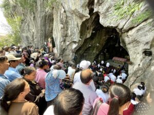 Hành Hương Giáo Xứ Bảo Nham: Đức Tin Rực Cháy Dưới Nắng Hè