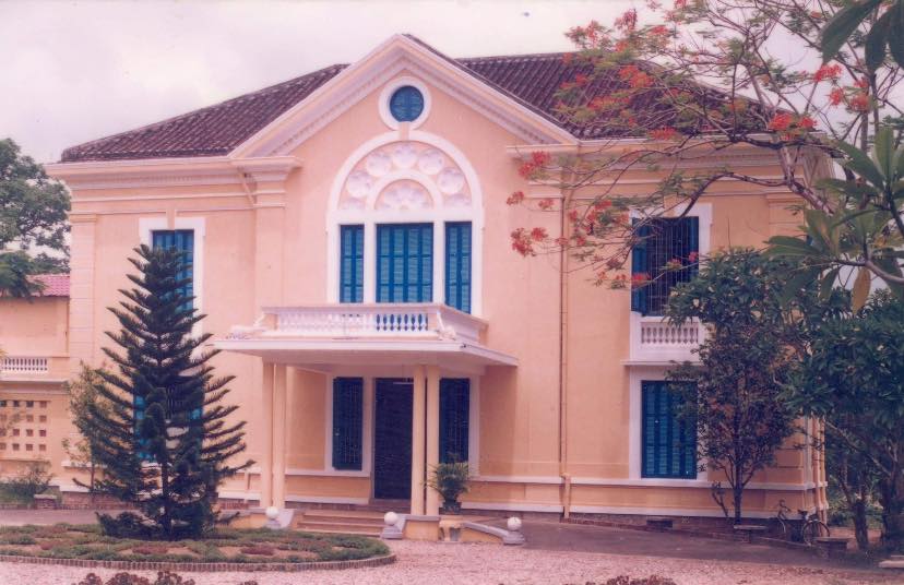 Tòa Giám mục Huế chính thức bị phá dỡ