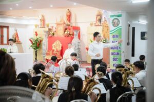 Thanh Võ: 10 Năm Cống Hiến Cho Thánh Ca Công Giáo Giữa Lùm Xùm Tác Quyền