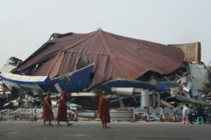 Đức Giáo hoàng Francis cầu nguyện cho Myanmar và Thái Lan sau trận động đất chết người