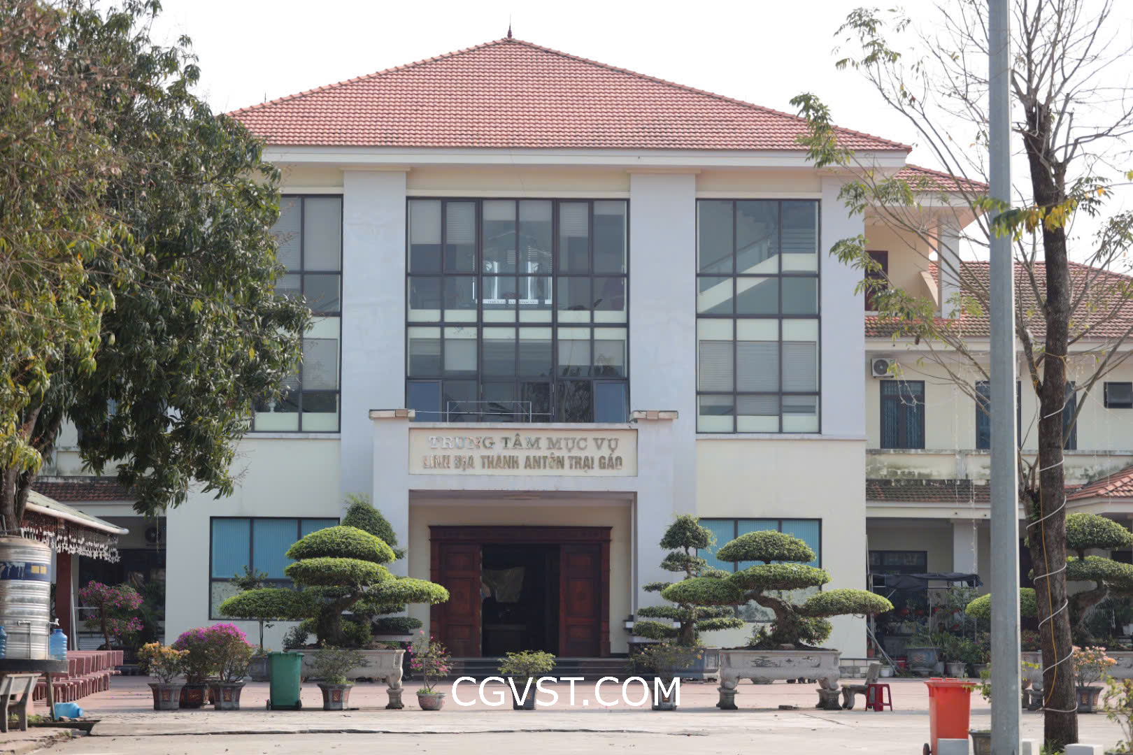 Giáo Xứ Trại Gáo vắng lặng sau vụ đất đai liên quan Đức Giám Mục Anphong Nguyễn Hữu Long