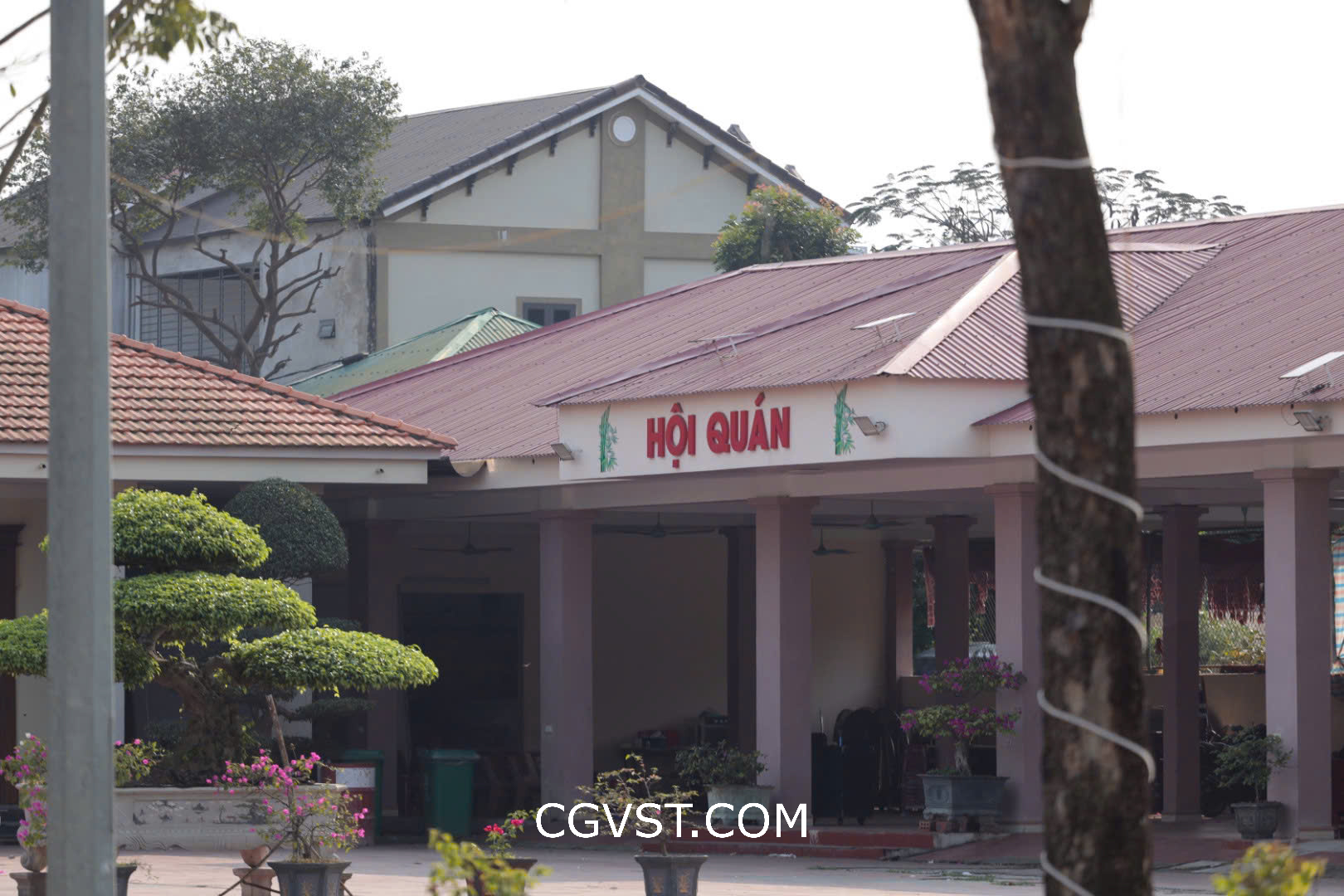 Giáo Xứ Trại Gáo vắng lặng sau vụ đất đai liên quan Đức Giám Mục Anphong Nguyễn Hữu Long