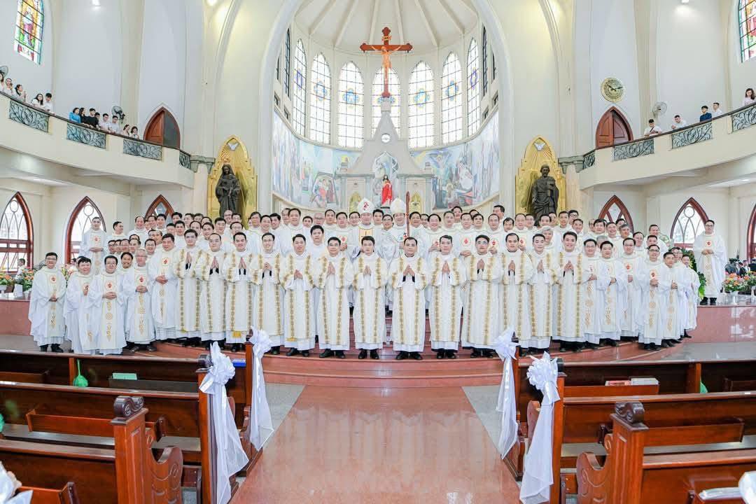 Giới Thiệu