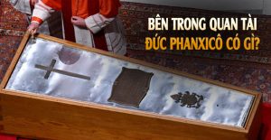 Quan tài Đức Phanxicô bên trong có những gì?