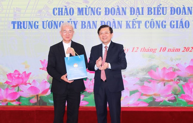Sự Thật Đằng Sau Báo Công Giáo và Dân Tộc: Công Cụ Tuyên Truyền của Đảng Cộng Sản