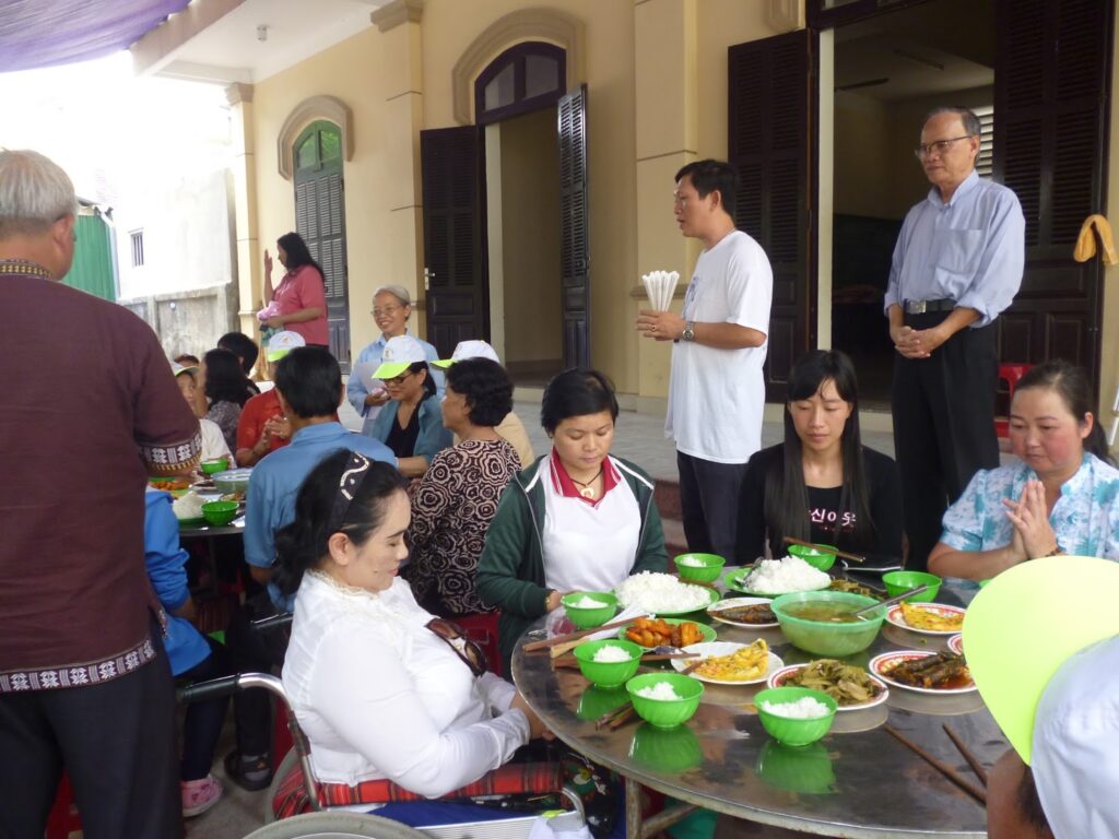Kinh trước và sau ăn cơm