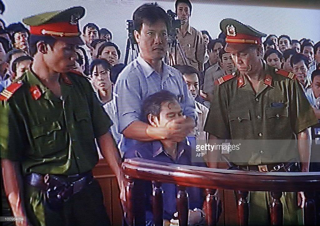 Điều gì xảy ra với các linh mục bị kết án theo luật dân sự?