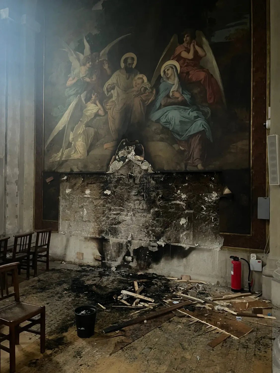 Nhà thờ Công giáo Notre Dame des Champs ở khu Montparnasse của Paris