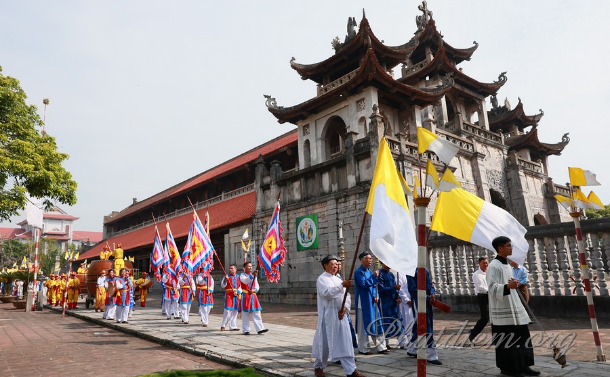 'Công giáo là ngoại lai, không phù hợp với văn hóa Việt Nam' ?