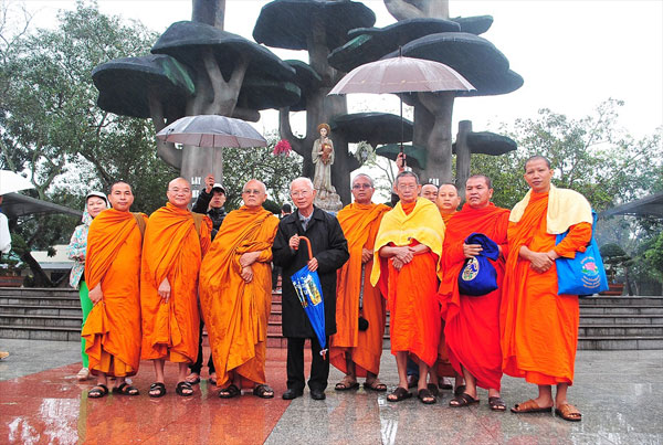 9 thành viên trong 1 gia đình đều là Phật tử đã theo đạo Công Giáo nhờ ơn Đức Mẹ La Vang