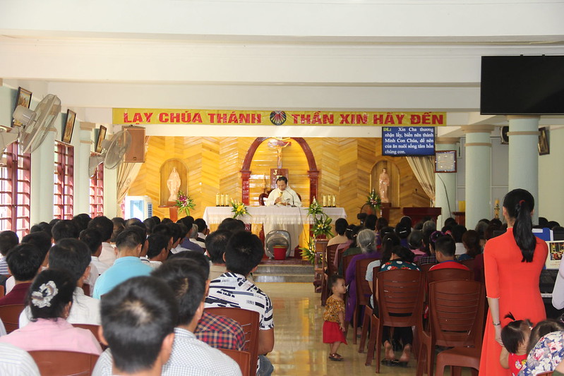 Đức cha Anphong Nguyễn Hữu Long