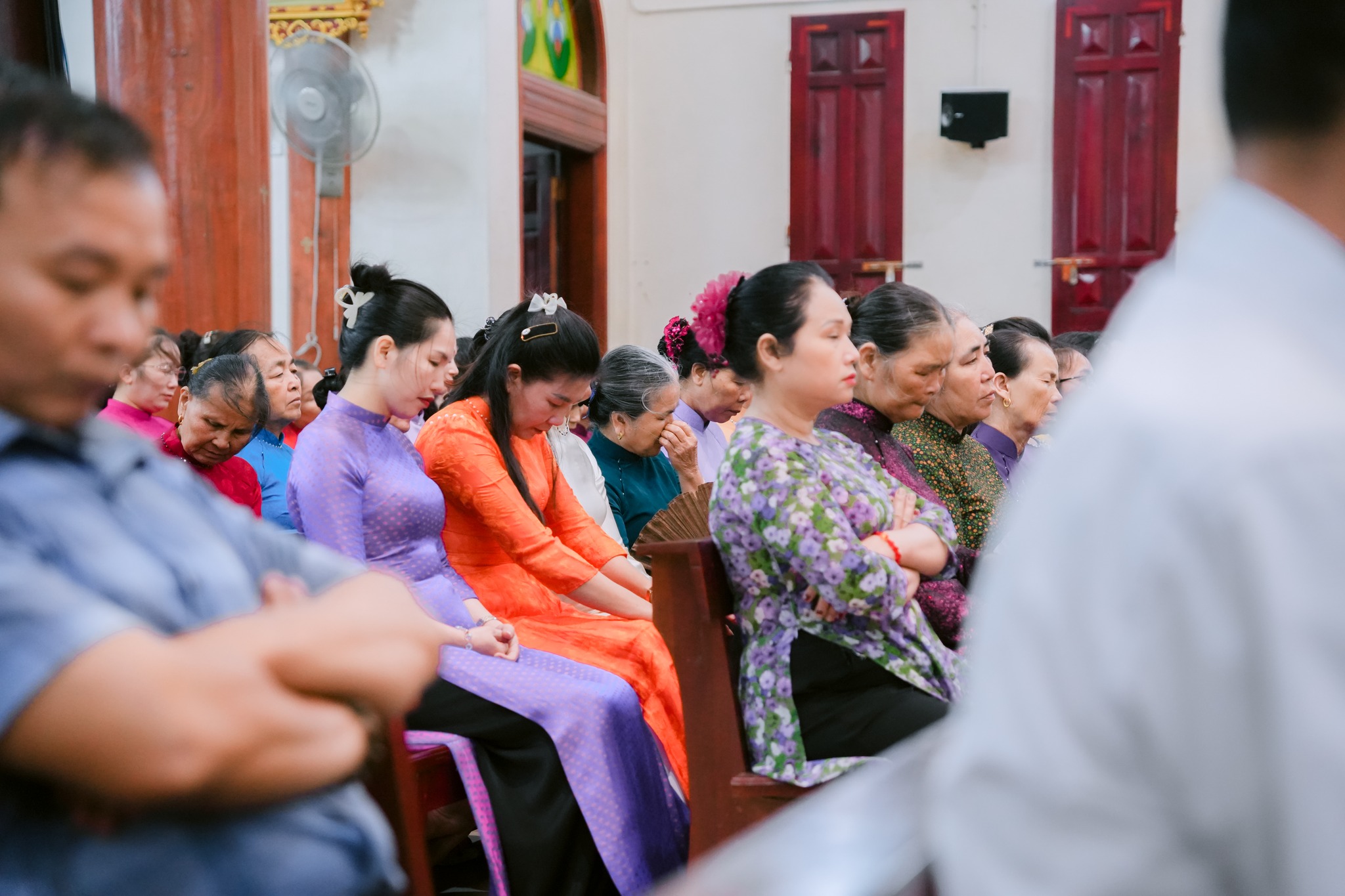 Lễ Thêm Sức vắng bóng Đức Cha, giáo dân ngậm ngùi ra về