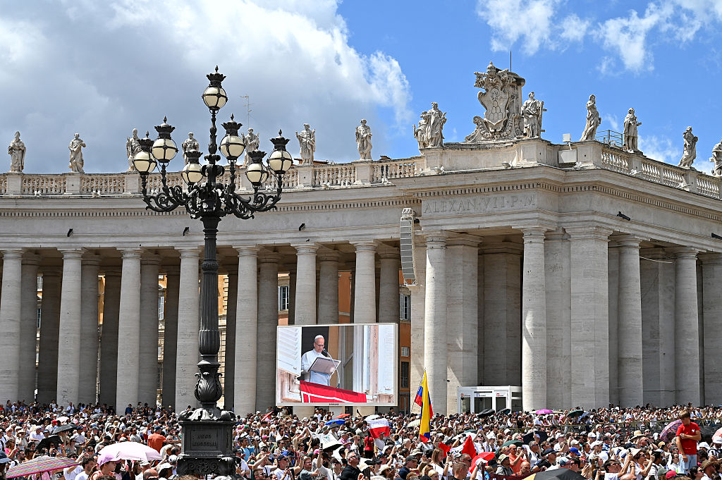 688629cff35cc0d6aa3a3238 pope
