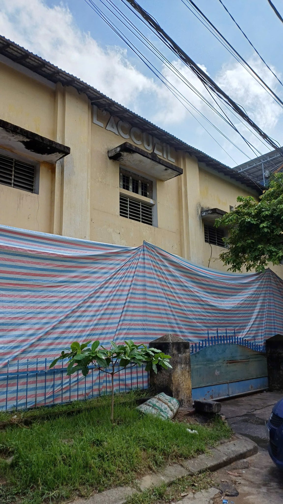 Dòng Chúa Cứu Thế Huế bị người ta rào tôn 1 khu đất thuộc sở hữu của nhà Dòng