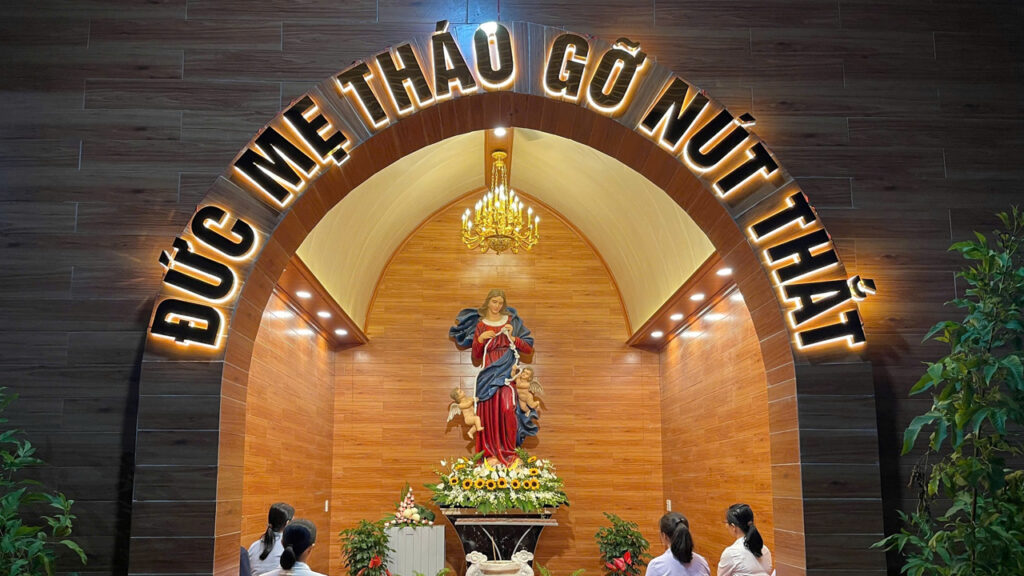 Duc Me Thao Go Nut That