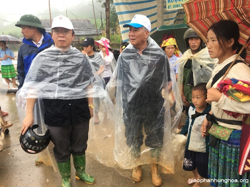 Đức cha Anphong Nguyễn Hữu Long “mang vào mình mùi chiên”