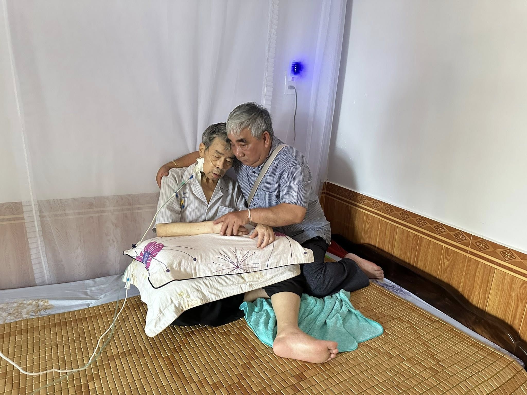 Cha GIOAN BAOTIXITA Trần Quang Truyền đang rất yếu xin cộng đoàn cầu nguyện thêm cho Cha xin Chúa nâng đỡ Cha những giây phút này 🙏🙏