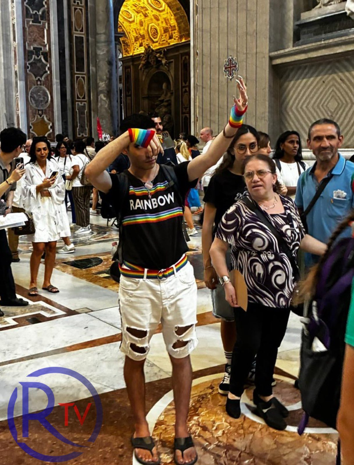 Hồng y Zen lên án'hành hương LGBT' tại Đền thờ Thánh Phêrô