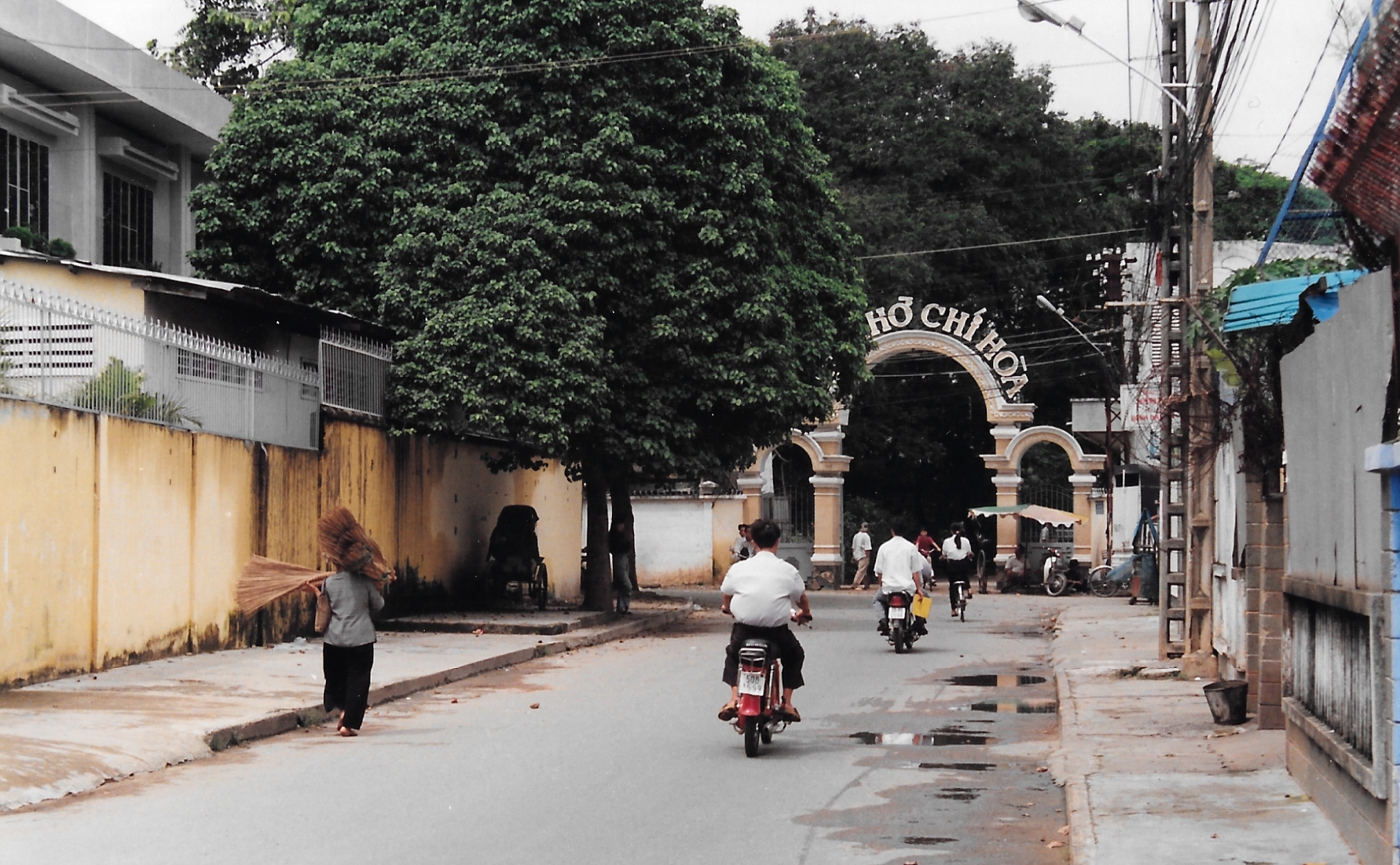 1 Linh mục ở GP Phát Diệm khi ngủ bị ma quỷ tới quấy phá