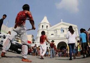 Đóng đinh thật tại Philippines