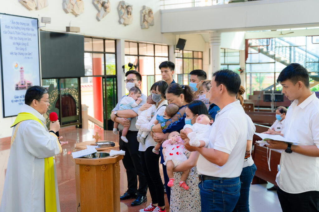 Người đỡ đầu có cần phải cùng giới tính?