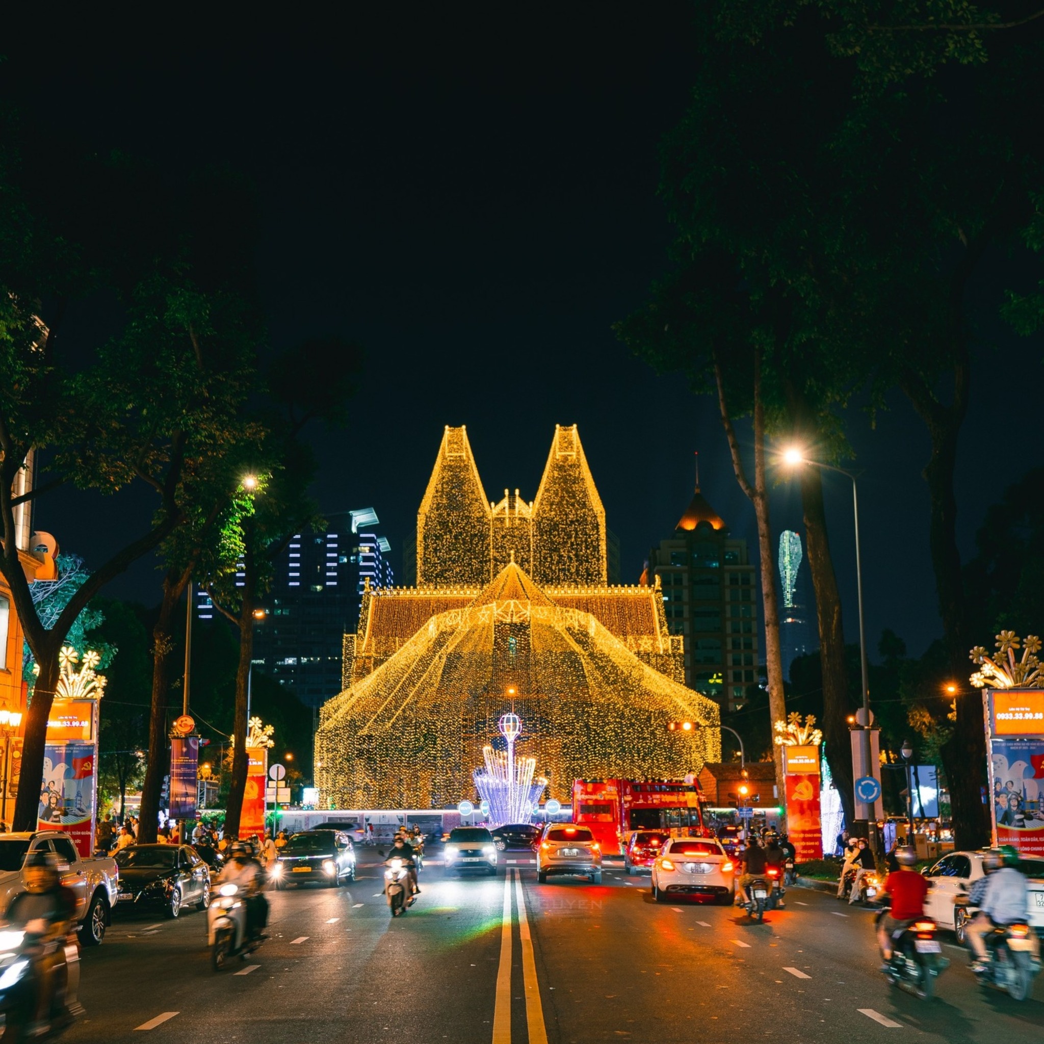 Lm Antôn Đặng Hữu Nam thấy VÔ CÙNG XẤU HỔ với công trình Nhà thờ Đức Bà Sài Gòn?