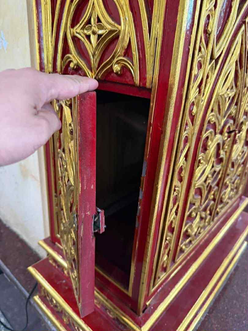 Giáo Xứ Vũ Điện - TGP Hà Nội bị kẻ lạ đập phá