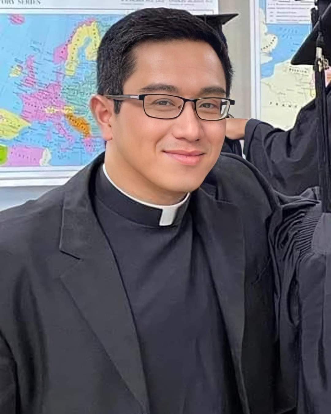Linh mục Ferdinand Santos