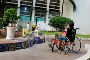 Bức tượng trong bệnh viện - Ảnh minh họa