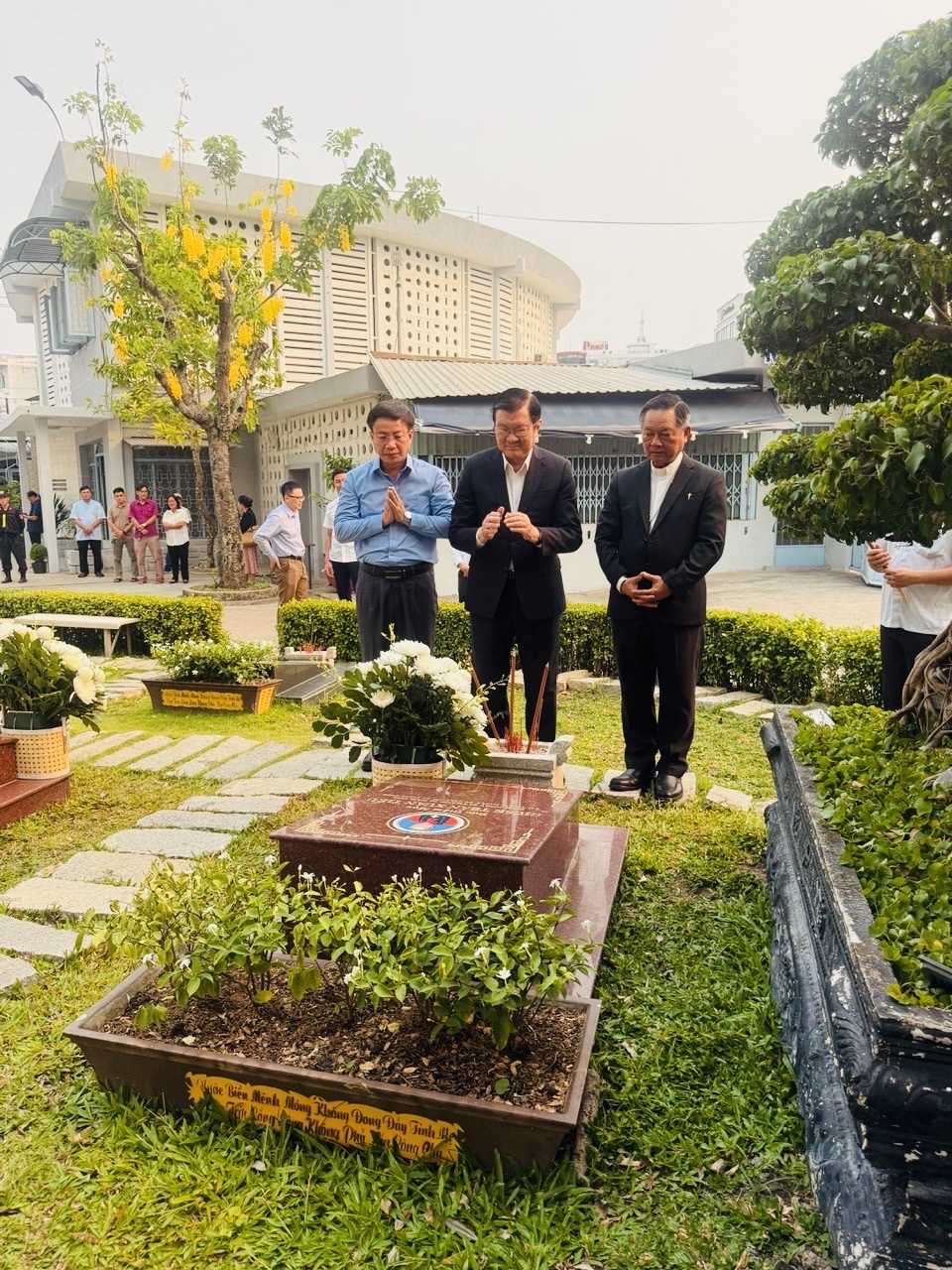 Nguyên Chủ tịch nước Trương Tấn Sang dự lễ khánh thành nhà dưỡng lão Láng Sen