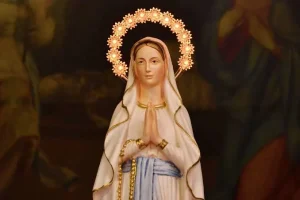 Trở về với Thiên Chúa nhờ Kinh Kính Mừng Maria