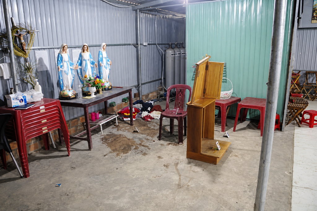 Chạm vào vệt máu nơi cha Thanh OP ngã xuống, 1 thanh niên khỏi bệnh sau 1 năm bế tắc