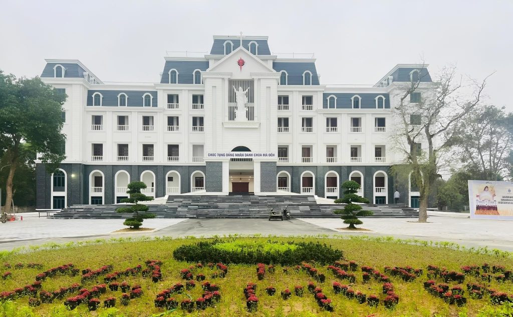 Khủng hoảng ở Giáo phận Vinh: Cuộc chiến Giáo hội học đến Việt Nam