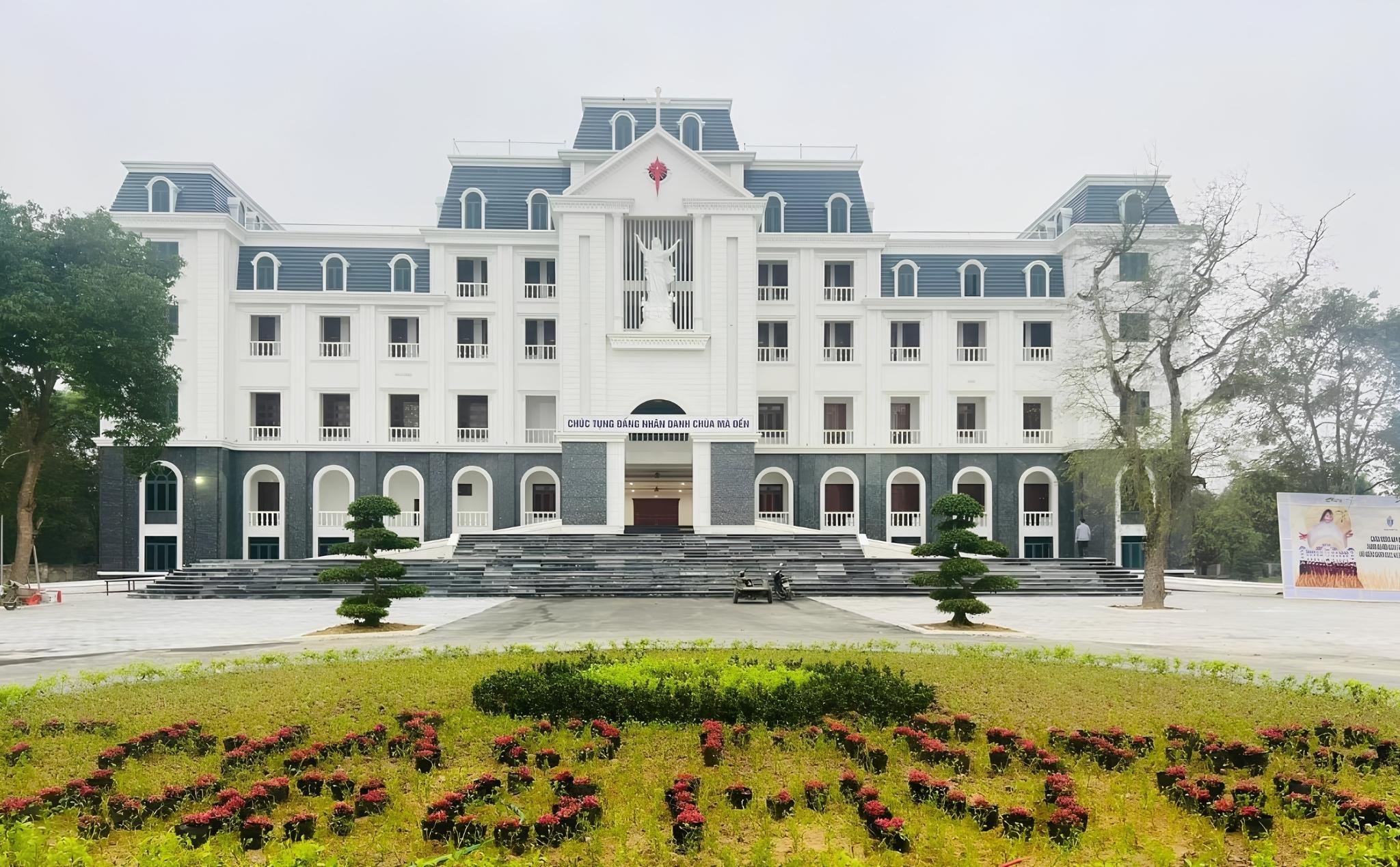 Khủng hoảng ở Giáo phận Vinh: Cuộc chiến Giáo hội học đến Việt Nam
